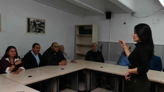 65 yaş üstü vatandaşlar teknolojiyi 'Yaşlılar ve Gençler Bilgi Erişim Merkezi'nde yakalıyor