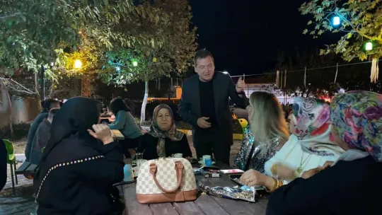 Bora Balcıoğlu Danamandıra'da vatandaşlarla buluştu