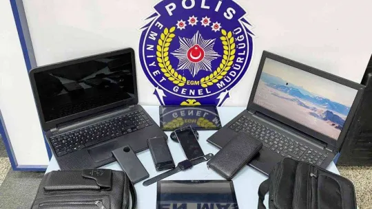 7 ayrı okuldan yaklaşık 58 bin lira değerinde malzeme ve para çalan şahıs kamerada