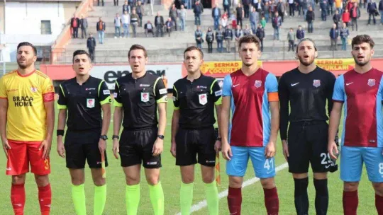 7 gol yedikten sonra kaleciliğe küsüp forvete geçti, golcülüğüyle rakiplere bela oldu