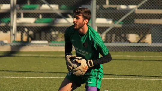 7 gol yedikten sonra kaleciliğe küsüp forvete geçti, golcülüğüyle rakiplere bela oldu