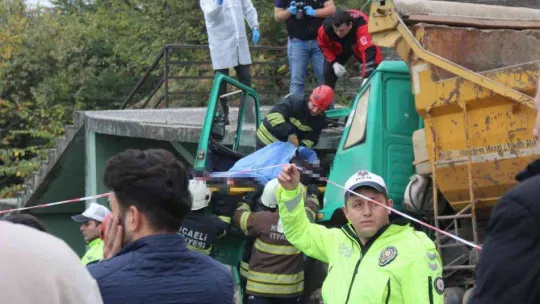 70 metre sürüklenen kamyon beton merdivene çarptı: 1 ölü