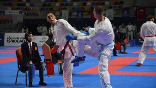 75 ülkeden bin 65 karatecinin ter döktüğü uluslararası turnuva başladı