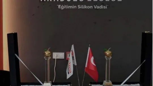 Çizgi yazılım lisesi öğrencilerine bir ödül daha