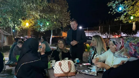 Bora Balcıoğlu Danamandıra'da vatandaşlarla buluştu