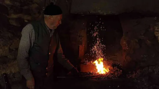 80 yaşında 30 köyün tarım aleti ihtiyacını karşılıyor