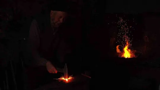 80 yaşında 30 köyün tarım aleti ihtiyacını karşılıyor