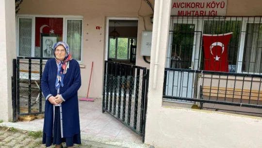 80 yaşındaki 'muhtar teyze' babadan miras kalan muhtarlığı devam ettiriyor