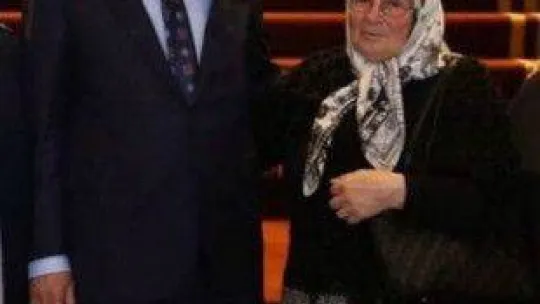 80 yaşındaki 'muhtar teyze' babadan miras kalan muhtarlığı devam ettiriyor