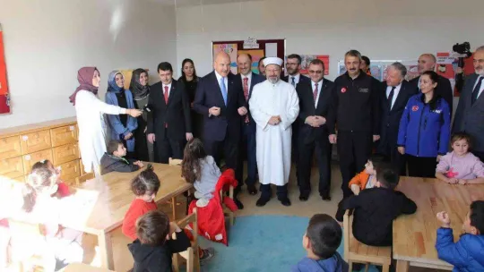 81 ilde eş zamanlı 'Deprem Anı, Çök Kapan Tutun ve Tahliye Tatbikatı'