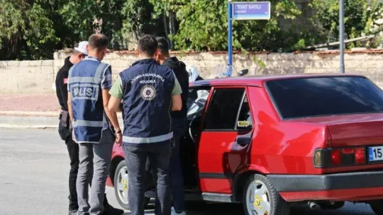 81 ildeki huzur operasyonunda 788 düzensiz göçmen yakalandı