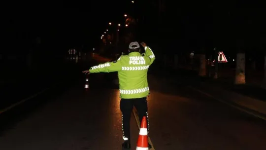 81 ildeki huzur operasyonunda 883 düzensiz göçmen yakalandı