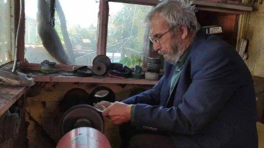 81 yaşında yaptığı sanatla hayran bırakıyor