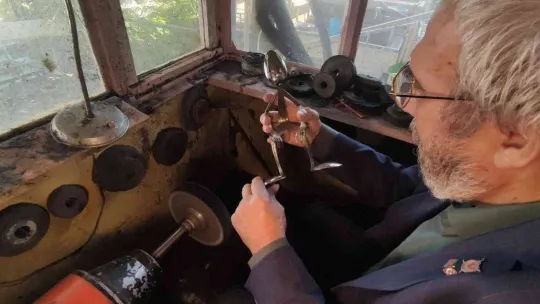 81 yaşında yaptığı sanatla hayran bırakıyor