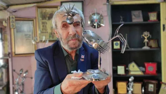 81 yaşında yaptığı sanatla hayran bırakıyor