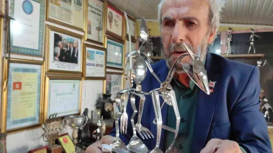 81 yaşında yaptığı sanatla hayran bırakıyor