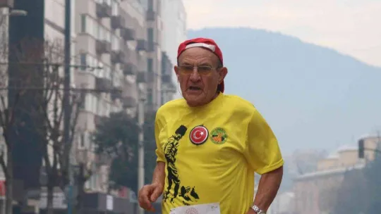 82. yaşında gümüş madalyanın sahibi oldu