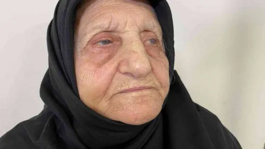 86 yaşındaki hasta kornea nakliyle yeniden görmeye başladı
