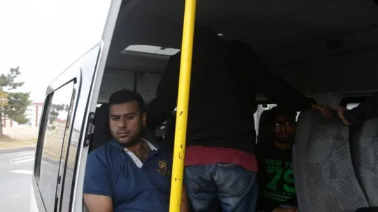 9 kaçak göçmen kovalamaca sonucu yakalandı