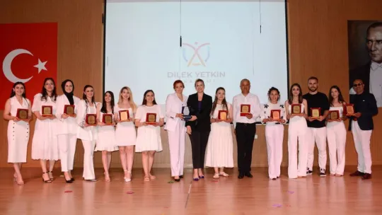 Dilek Yetkin Akademi'de mezuniyet coşkusu