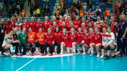 A Milli Kadın Hentbol Takımı, Büyük Britanya'yı yenerek üst tura yükseldi