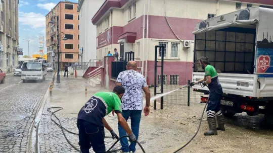 İBB ekipleri çalışmalarını sürdürüyor