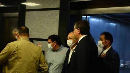 ABD'den dönen Kılıçdaroğlu, Kocaeli'de yoğun bakımdaki kardeşini ziyaret etti