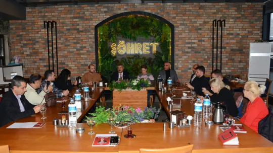 Ömer Hakverdi gazetecilerle bir araya geldi