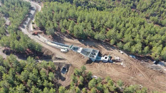 Acıpayam'da sulama borularının montaj çalışmaları devam ediyor