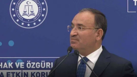 Adalet Bakanı Bozdağ: 'Bugün Doğu Akdeniz adeta büyük bir göçmen mezarlığına dönmüş durumdadır'