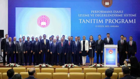 Adalet Bakanı Bozdağ: 'Türkiye'de yargıya güvenin artması için sadece hakim ve savcıların verdiği kararlar yetmez''