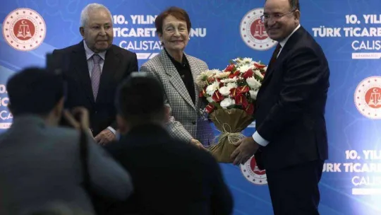 Adalet Bakanı Bozdağ: 'Türkiye'de kadınlar kıyafetlerine göre ayrı ayrı muameleye tabi tutulmasınlar istiyoruz'