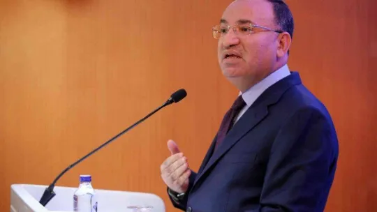 Adalet Bakanı Bozdağ, hakim ve savcı adaylarıyla bir araya geldi