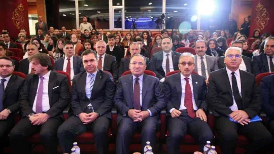 Adalet Bakanı Bozdağ, hakim ve savcı adaylarıyla bir araya geldi