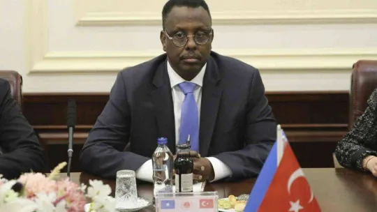 Adalet Bakanı Bozdağ, Somalili mevkidaşı Ali ile görüştü