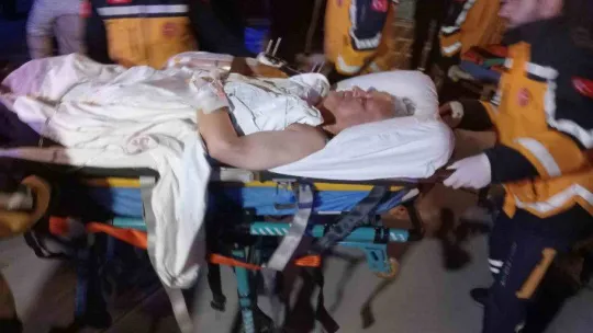 Adana'daki 38 yaralı depremzede ve 31 refakatçi TSK'ya ait uçakla İstanbul'a getirildi