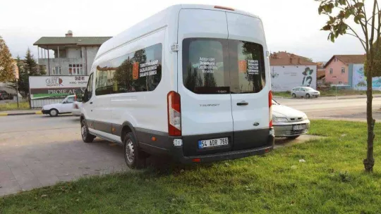 Adapazarı Belediyesi'nden gaziler derneğine minibüs