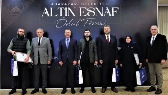 Adapazarı'nda altın esnaflar belgelerini aldı