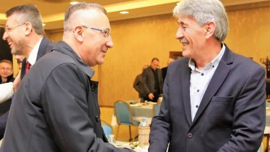 Adapazarı'nda altın esnaflar belgelerini aldı