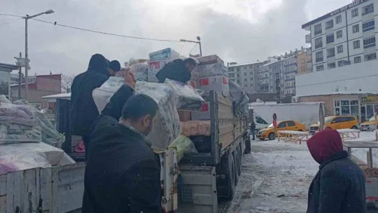 Adilcevaz'dan deprem bölgesine yardım eli
