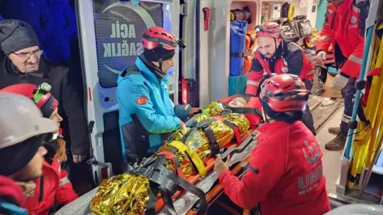 Adıyaman'da sevindiren haber: Küçük Buse 47 saat sonra kurtarıldı