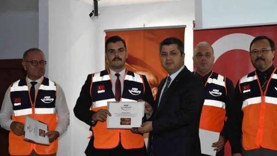 AFAD gönüllüsü eğitimciler sertifikalarını aldı