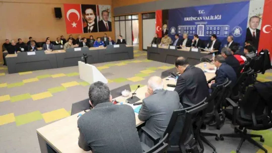 Afet bölgesi için Erzincan'da yürütülen yardım toplama faaliyetlerine yönelik toplantı düzenlendi