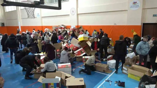 Afrikalı öğrenciler depremzedelere yardım için seferber oldu