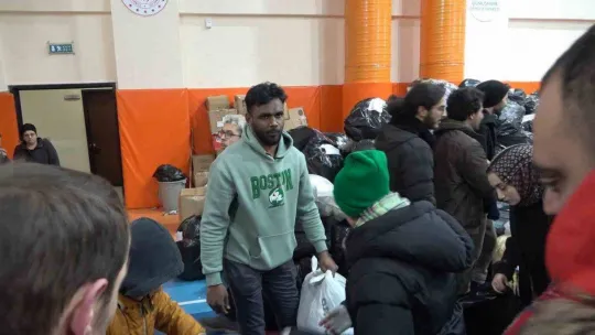 Afrikalı öğrenciler depremzedelere yardım için seferber oldu