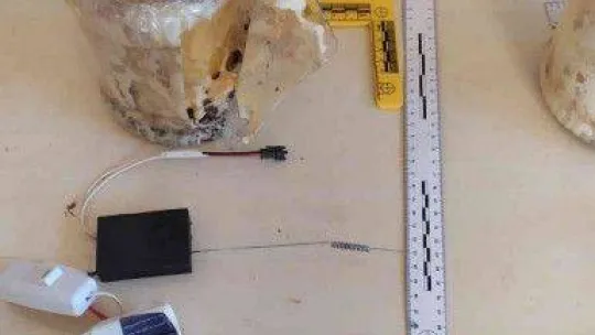 Afrin'de patlamaya hazır bombalı düzenek ile canlı bomba yeleği ele geçirildi