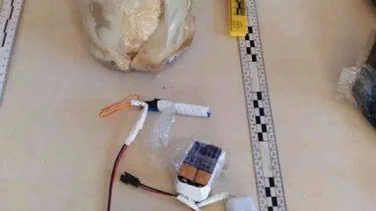 Afrin'de patlamaya hazır bombalı düzenek ile canlı bomba yeleği ele geçirildi