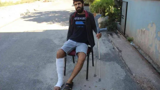 Ağabeyi, kardeşi ve yeğenleri tarafından darp edilmişti, bu sefer de ayağından vuruldu