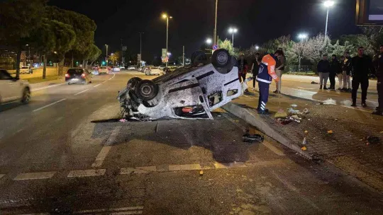 Ağaca çarpıp takla atan aracın sürücüsü olay yerinden kaçtı
