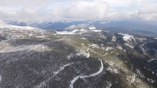 Ağaçlara düşen kırç görsel şölen yaşattı